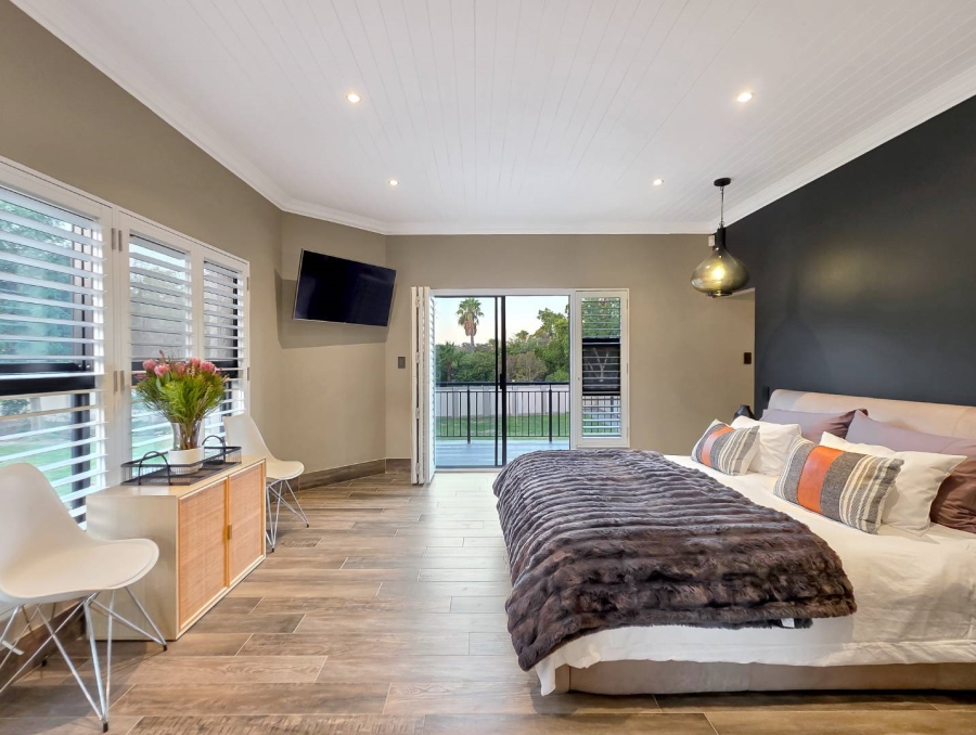 7 Bedroom Property for Sale in Durbanville Western Cape